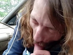 giving morning blowjob to my buddy in car