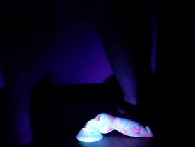 GoldenChibre - Another video this UV dildo
