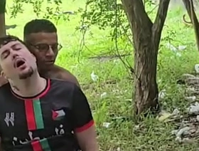 Me perdi no mato e levei rola de dois gostosos (COMPLETO NO RED)
