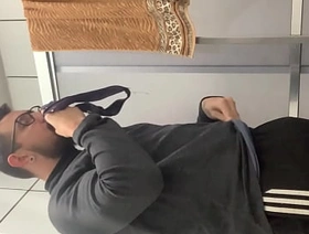 Gozando ao cheirar a calcinha da vizinha   punheta fumando e piscando o cuzão